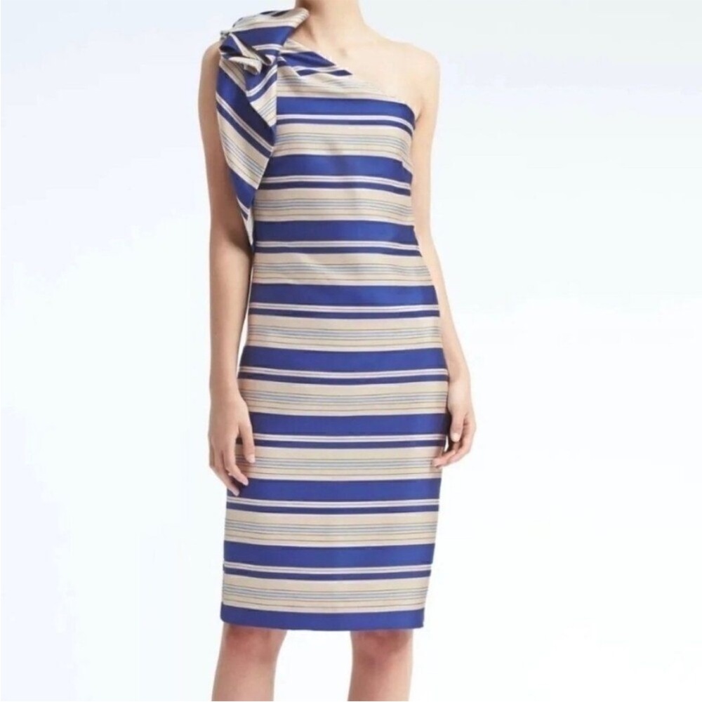 Banana Republic Size 4 Striped One-Shoulder Dress in Blue and Cream